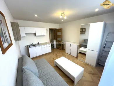 Byty na prenájom 1-izbový, Banská Bystrica · €460