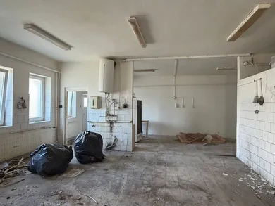 Na predaj objekt, 230 m², Nová Dedina