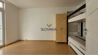 Na prenájom 3-izbový byt, 62 m², Nitra, Petzwalova
