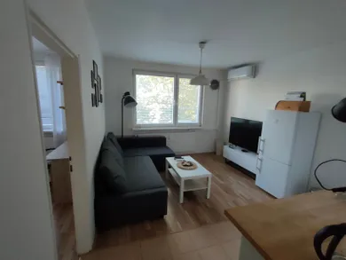 Mieszkania na wynajem, 1-pokojowe, Nitra · €590