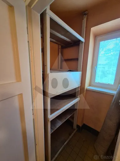 Na predaj 2-izbový byt, 60 m², Komárno, Zváračská