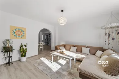 Na predaj 7-izbový dom, 200 m², Malinovo, Petőfiho