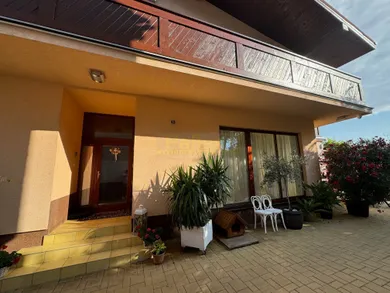 Na predaj 5-izbový dom, 51 m², Piešťany, Dubová