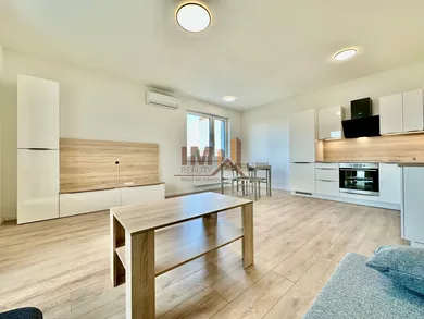 Na prenájom 2-izbový byt, 60 m², Šurany