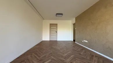 Na predaj 3-izbový byt, 74 m², Levice