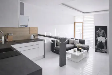 Квартиры на продажу, 3-комнатные, Žilina · €269 000