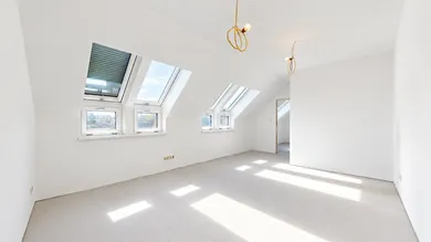 Na predaj 4-izbový byt, 141 m², Hlohovec, Rázusova