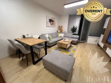 Na predaj 2-izbový byt, 57 m², Bratislava-Nové Mesto, Bajkalská