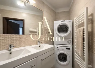 Na prenájom 3-izbový byt, 85 m², Bratislava-Staré Mesto, Landererova