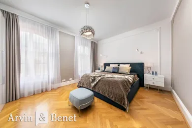 Na prenájom 2-izbový byt, 102 m², Bratislava-Staré Mesto, Kozia