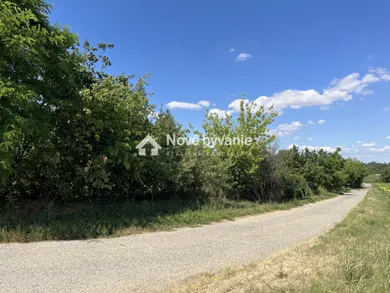 Na predaj pozemok, 136 m², Dolný Pial