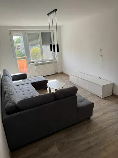 Na prenájom 2-izbový byt, 55 m², Komárno, Mederčská ul.