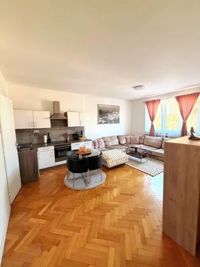 Na predaj 4-izbový byt, 134 m², Banská Bystrica, Kuzmányho