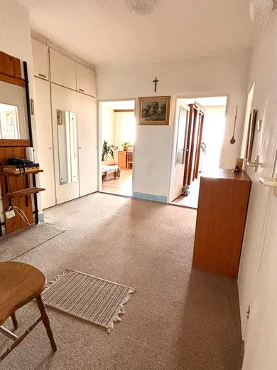 Na predaj 4-izbový byt, 91 m², Bratislava-Nové Mesto, Ladislava Dérera