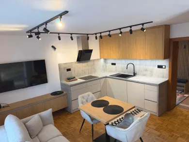 Na prenájom 2-izbový byt, 80 m², Bratislava-Karlova Ves, Líščie údolie