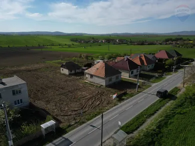 Na predaj pozemok, 234 m², Biskupová