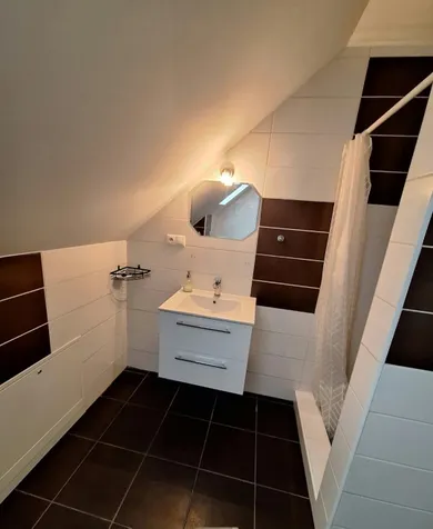 Na prenájom 2-izbový byt, 66 m², Sereď, SNP