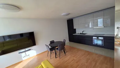 Na prenájom 2-izbový byt, 68 m², Bratislava-Devínska Nová Ves