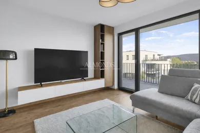 Na prenájom 4-izbový byt, 91 m², Bratislava-Záhorská Bystrica