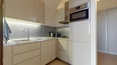 Na prenájom 2-izbový byt, 70 m², Trnava, Ulica Hlavná