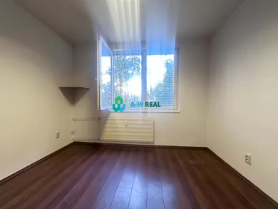 Na prenájom 1-izbový byt, 28 m², Dunajská Streda