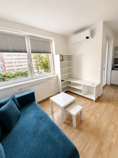 Na prenájom 1-izbový byt, 47 m², Bratislava-Ružinov, Tomášikova