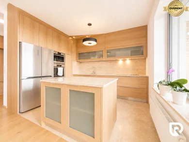 Na prenájom 5-izbový byt, 155 m², Bratislava-Staré Mesto