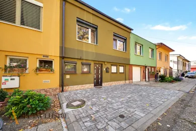 Houses for sale, 5-room in Kolárovo · €145,000