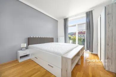 Na prenájom 2-izbový byt, 61 m², Banská Bystrica, Trieda SNP 14