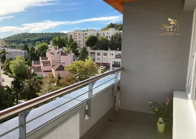 Na prenájom 2-izbový byt, 60 m², Bratislava-Dúbravka, Pod záhradami