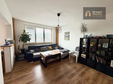 Na predaj 3-izbový byt, 66 m², Kysucké Nové Mesto, Clementisova