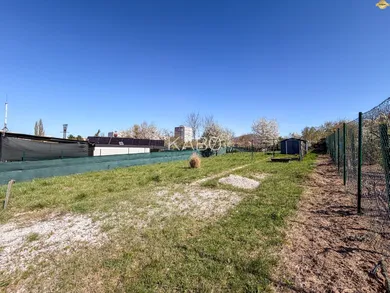 Na predaj pozemok, 475 m², Nitra, Hviezdoslavova trieda