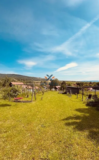 Na predaj pozemok, 863 m², Ladice