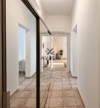 Byty na prenájom 2-izbový, Bratislava-Staré Mesto · €700