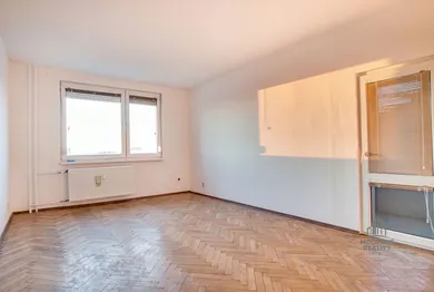 Na predaj 2-izbový byt, 60 m², Nové Zámky