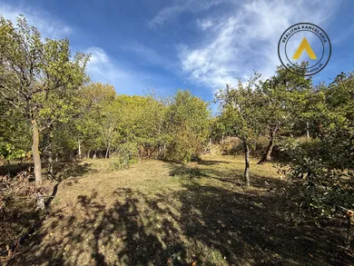 Na predaj 2-izbový rekreačný dom, 80 m², Hlohovec, Balatón