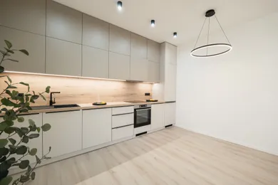 Mieszkania na sprzedaż, 4-pokojowe, Bratislava-Nové Mesto · €359 000