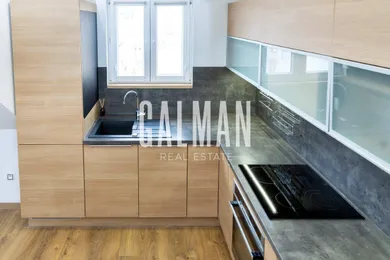 Na predaj 2-izbový byt, 95 m², Bratislava-Nové Mesto, Odborárska