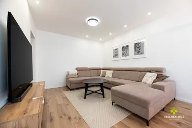 Na predaj 3-izbový byt, 80 m², Prievidza