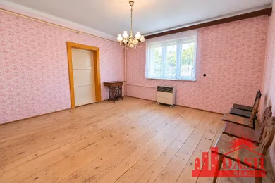 Na predaj 4-izbový dom, 558 m², Soblahov