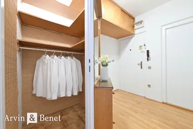 Na predaj 2-izbový byt, 44 m², Bratislava-Staré Mesto, Mozartova