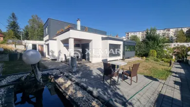 Будинки на продаж, 4-кімнатні, Banská Bystrica · €358 000