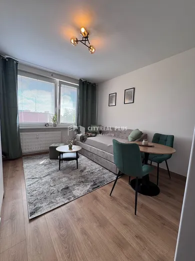 Mieszkania na wynajem, 1-pokojowe, Nové Zámky · €420