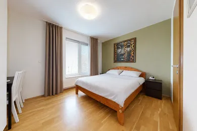 Na prenájom 4-izbový byt, 116 m², Bratislava-Nové Mesto, Tupého