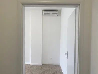 Kiadó kereskedelmi ingatlanok, Bratislava-Rača · €300