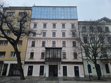 Komerčné priestory na prenájom, Bratislava-Staré Mesto · €684