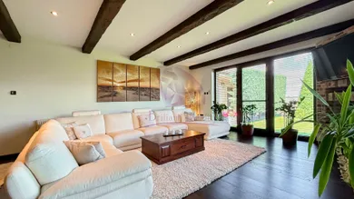 Na predaj 6-izbový dom, 390 m², Reca