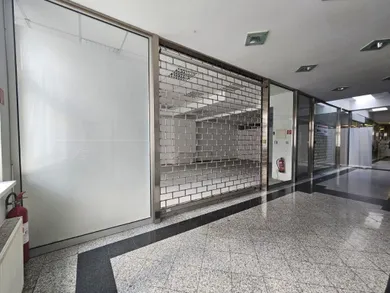 Na prenájom komerčné, 78 m², Bratislava-Staré Mesto, Obchodná
