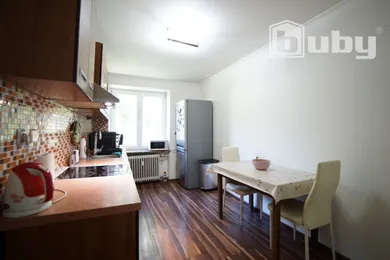 Na prenájom 2-izbový byt, 64 m², Martin, Štúrovo námestie