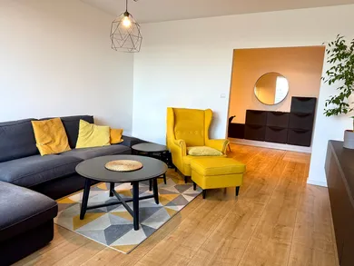 Na predaj 3-izbový byt, 86 m², Bratislava-Petržalka, Jasovská